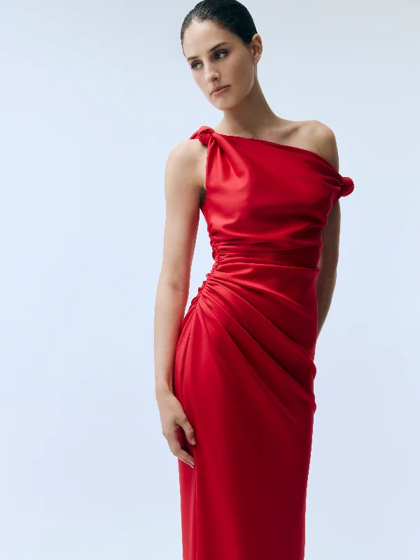 Score Big On Glamorous Red - Carpet Styles LUDLOW MIDI DRESS