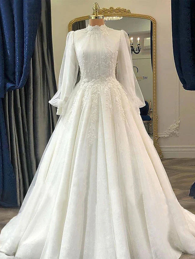 Subtle Sophistication Engagement Vintage 1940s / 1950s Formal Wedding Dresses Court Train Ball Gown Long Sleeve High Neck Lace With Pleats Appliques