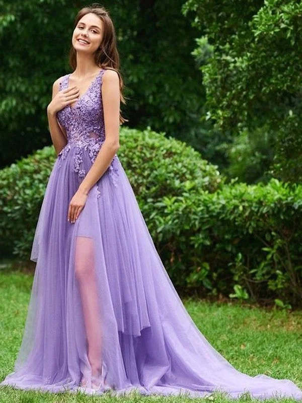 Feminine Elegant A-Line/Princess Tulle Applique V-neck Sleeveless Sweep/Brush Train Dresses