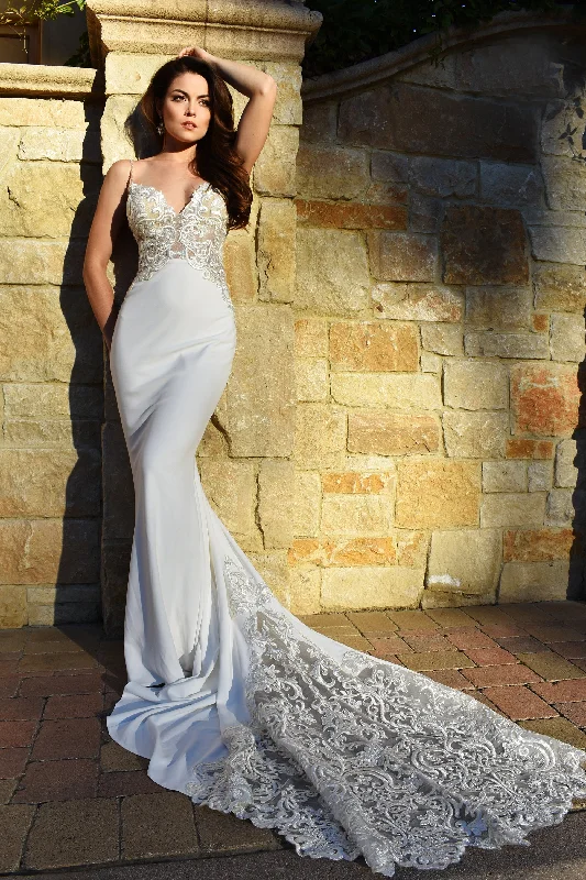 Urban Sophistication Dempsey Gown