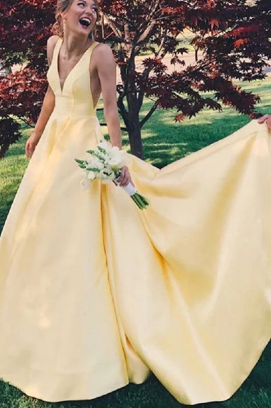 Vintage Look Elegant Yellow V-Neck Sleeveless Party Gown Long Prom Dresses