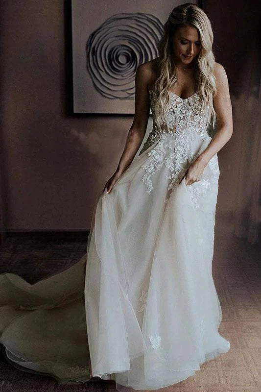 Fashion-Forward Strapless Beads Tulle Ivory Wedding Dresses V Neck Lace Appliques Beach Wedding Gowns