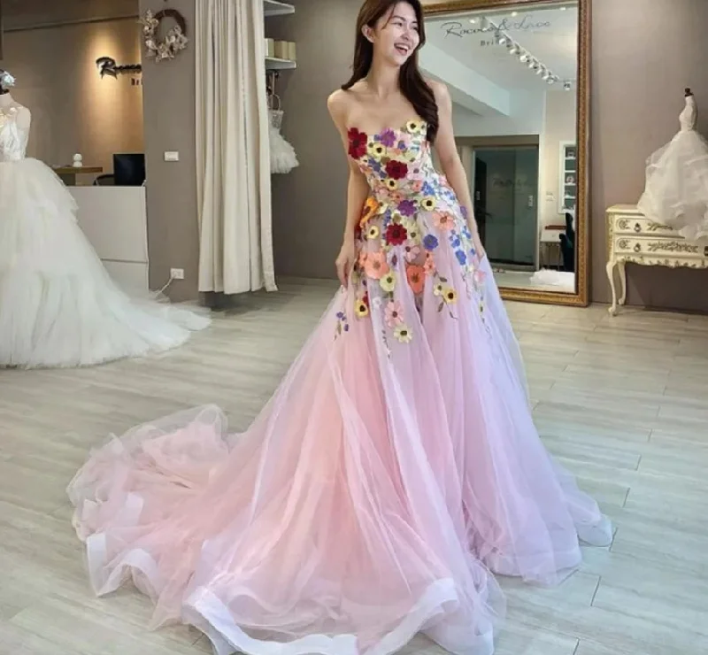 Lightweight Fabric Elegant Long Strapless Pink Tulle Prom Dresses Sleeveless with 3D Appliques A Line Sweep Train