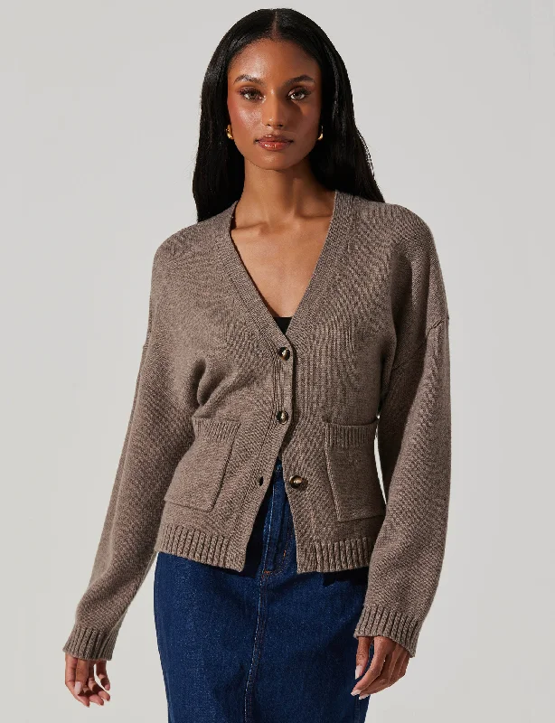 Sophisticated Fashion Saffi Sweater, Mocha