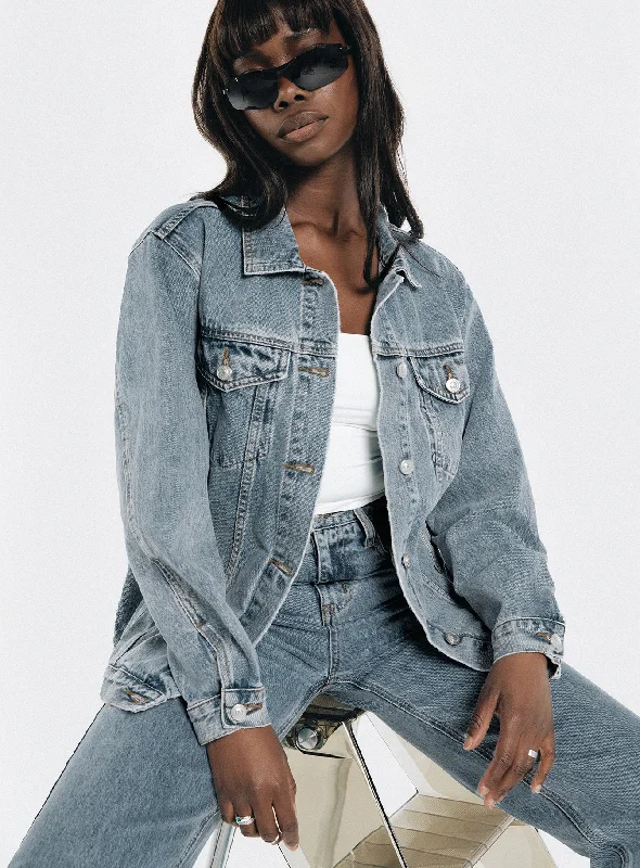 Chic Style, Always In Vogue Gazelle Denim Jacket Light Wash