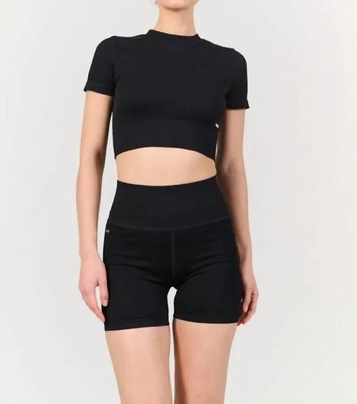 New In This Season High Waisted Rib Short In Black