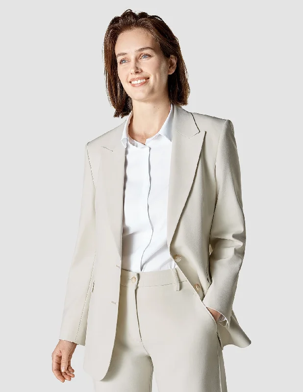 Elegant Details Essential Blazer Off White