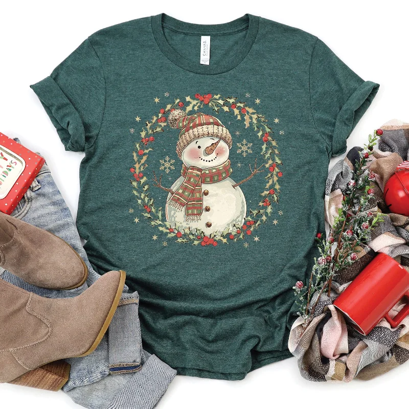 Trendy Aesthetics Snowman Wreath Tee